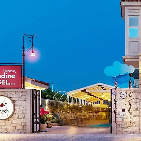 Likor Hanim Butik Alacati מלון Çeşme
