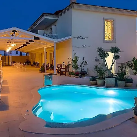 Likor Hanim Butik Alacati 4*