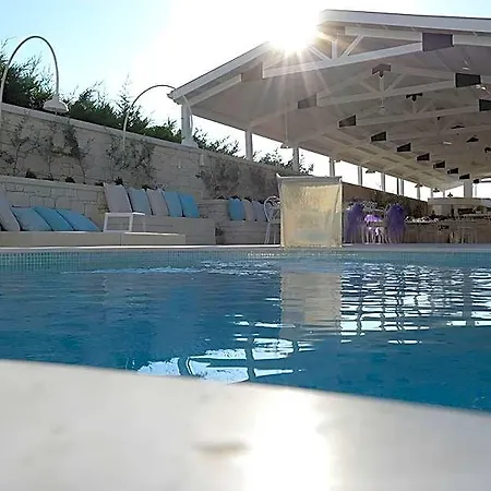 Otel Likor Hanim Butik Alacati Çeşme